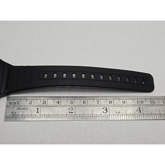 Casio F105W Illuminator Digital Watch Alarm Chrono Quartz Black 3298 New Battery - Picture 6 of 10